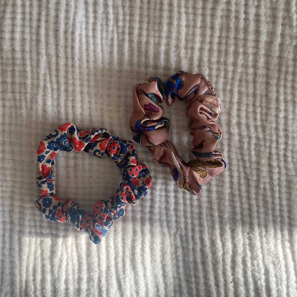 Patterned scrunchie set